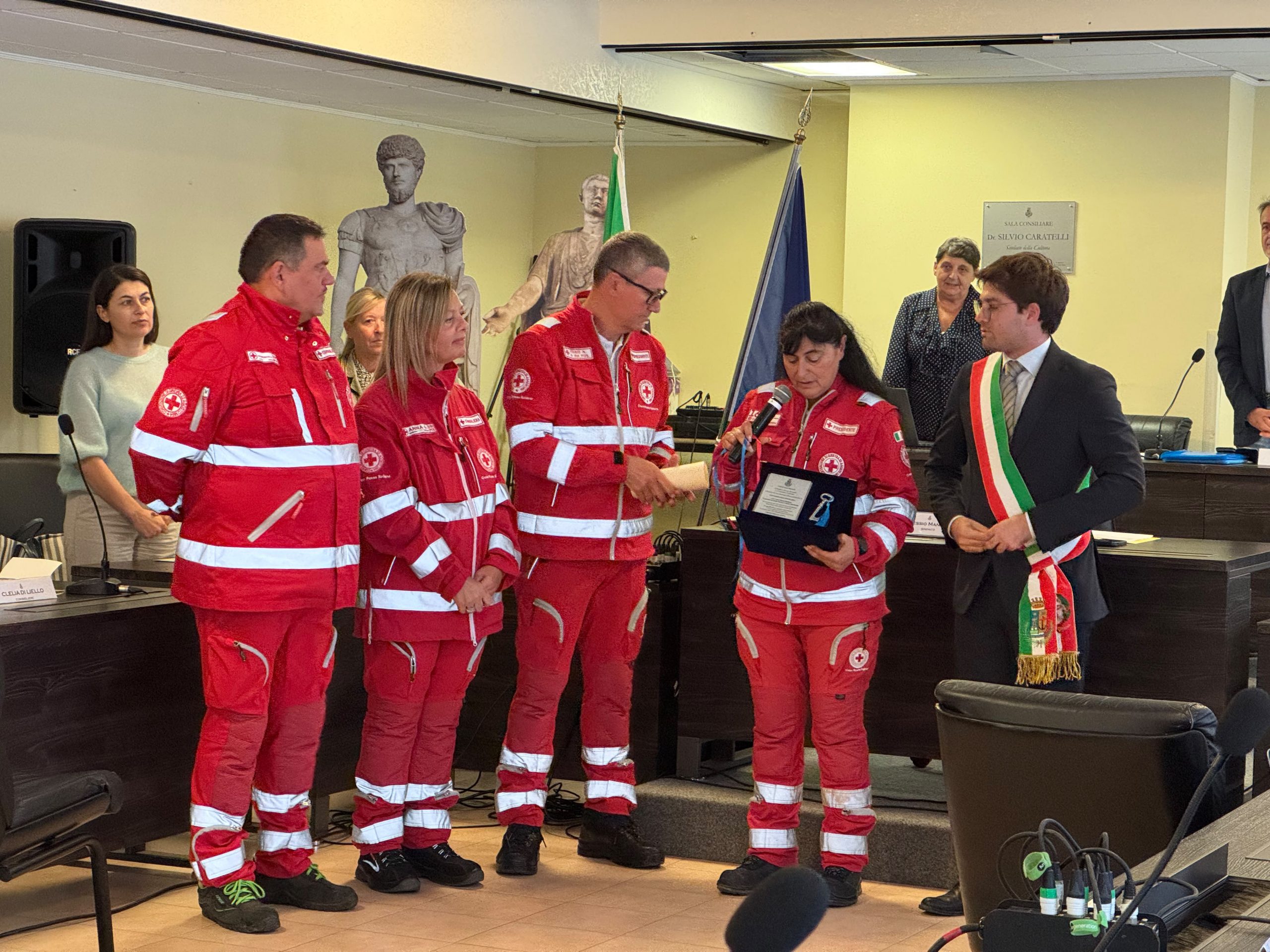 Santa Marinella – Il Consiglio conferisce Cittadinanza Onoraria all’Associazione della Croce Rossa Italiana