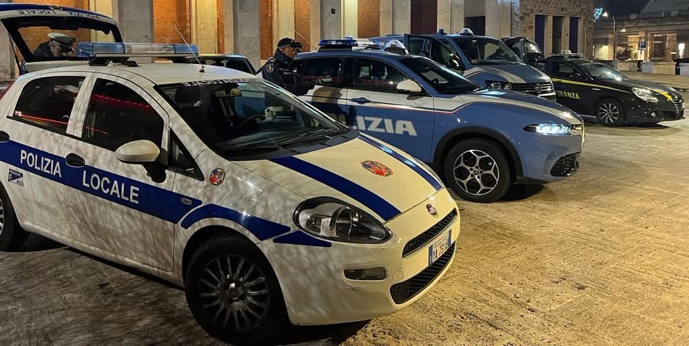 Frosinone presidiata dalle forze dell’ordine impegnate in un controllo straordinario del territorio. Identificate 140 persone, di cui una denunciata