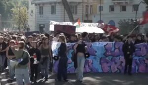 Roma – Siulp, “almeno 18 agenti feriti per la protesta degli studenti al ministero“