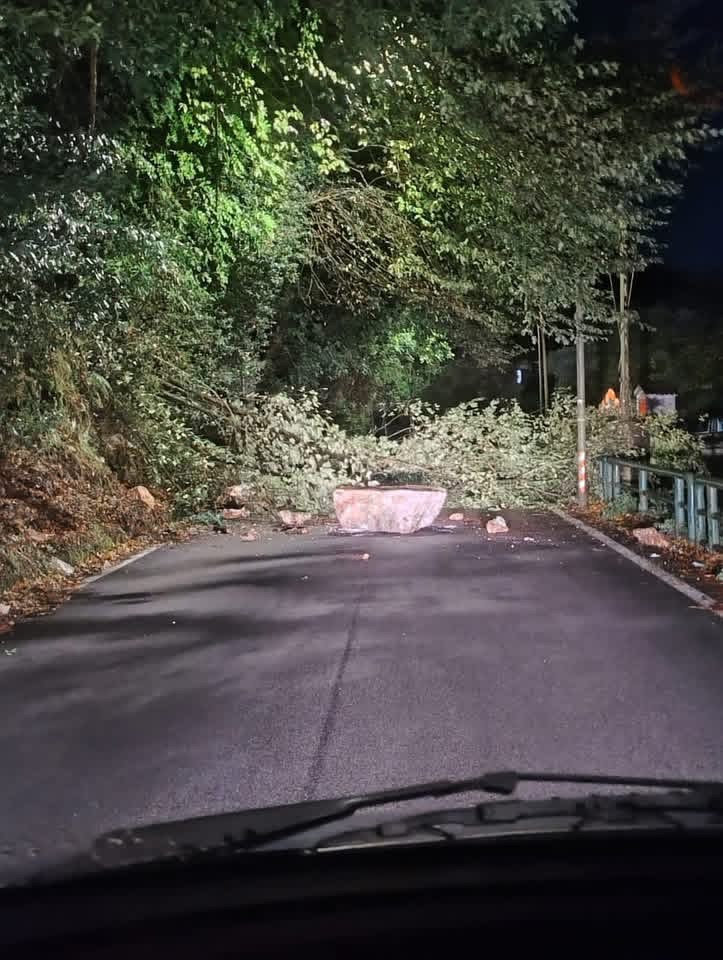 Maltempo nel Frusinate, masso blocca l’accesso a Sgurgola