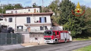 Valmontone – Frana vicino ad abitazioni per maltempo, chiusura parziale della strada