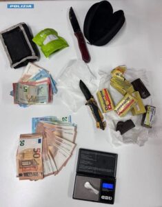 Cassino -Controlli a soggetti agli arresti domiciliari: spaccia in casa, arrestato 37enne con oltre mezzo chilo di droga.