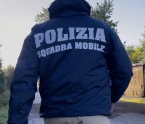 Roma: spaccio itinerante tra i quartieri, 7 arresti e 165 dosi di droga sequestrate