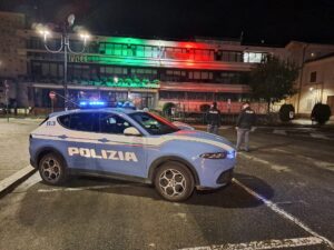 Aprilia, aggredito con pugni e una mazza da baseball: due arresti