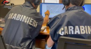 Roma – Adescava quindicenni sul web con il nickname di Sugar Daddy e poi chiedeva loro video hard: pedofilo arrestato