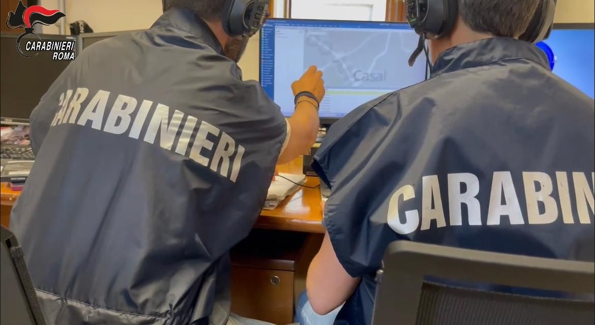 Roma – Adescava quindicenni sul web con il nickname di Sugar Daddy e poi chiedeva loro video hard: pedofilo arrestato