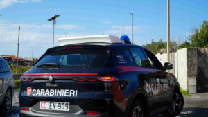 Ostia – Svaligiano l’auto per rubare le chiavi di casa, poi il furto nell’abitazione