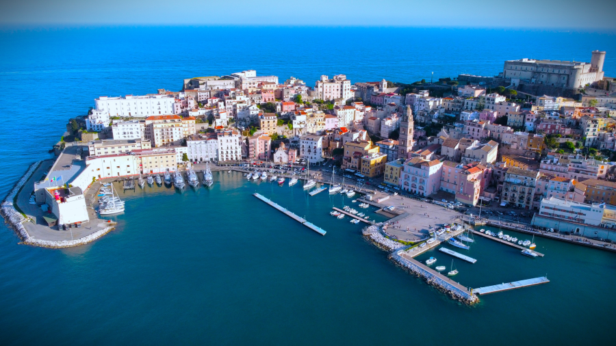 Alla Scuola Nautica della Guardia di finanza di Gaeta la “Giornata della lotta alla contraffazione per gli studenti”