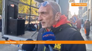 Milano, sfilano in 12mila. I cortei si uniscono e si dirigono verso la Tangenziale
