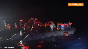 Nave Life Support di Emergency salva 113 migranti, tra cui due donne incinte