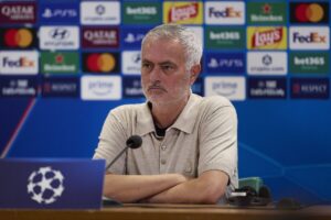 Mourinho “Per 90 minuti con la Roma avversari, non nemici”