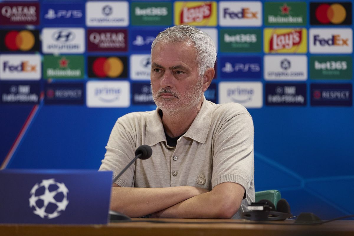 Mourinho “Per 90 minuti con la Roma avversari, non nemici”