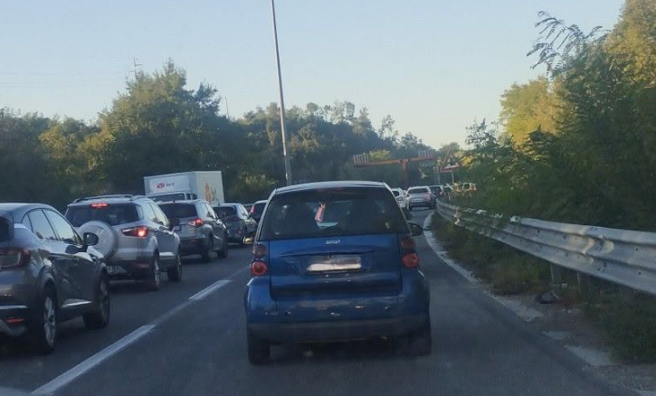 Schianto fatale sul GRA: un morto all’altezza dello svincolo Cassia, traffico in tilt