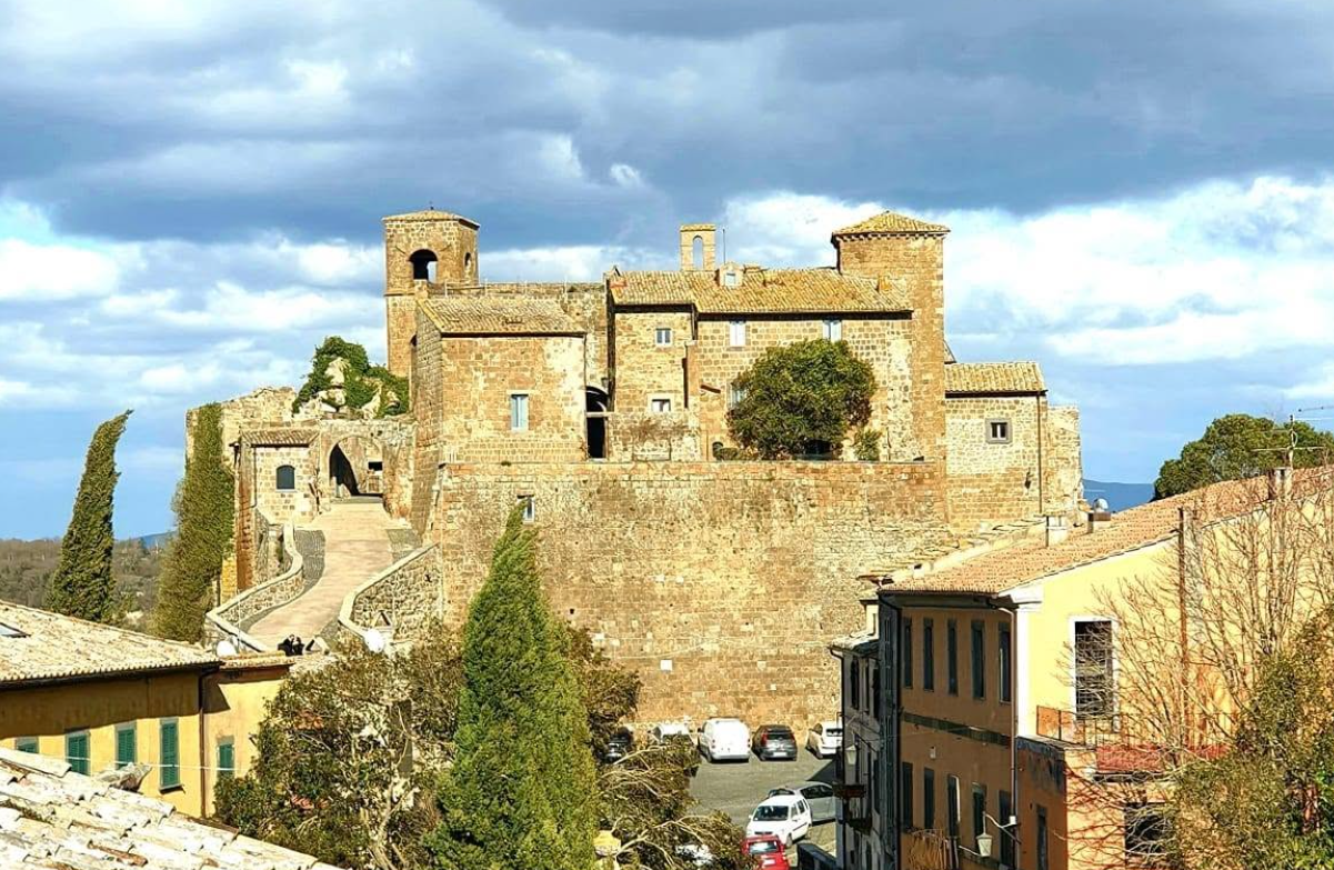 “Oltre l’abbandono”, Celleno Vecchio si racconta: un libro celebra la rinascita del borgo antico