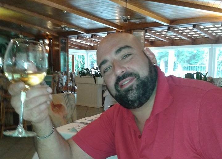 Cisterna – Accusa un malore e finisce con l’auto in un fossato: muore a 48 anni il commercialista Alessandro Coppetelli