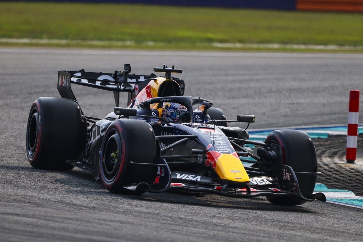 A Sepang pole per Verstappen, 2° Hamilton, 3° Antonelli e 4° Leclerc