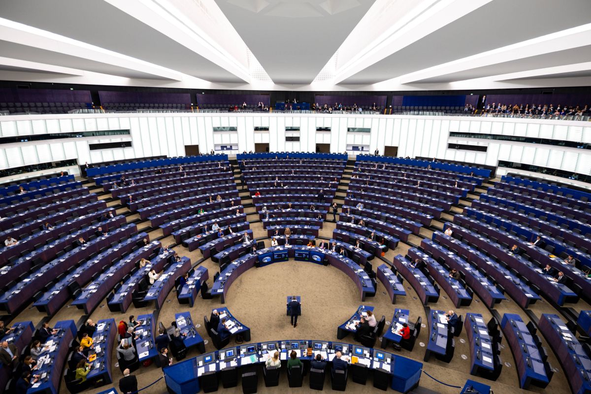 Ue, il Parlamento Europeo fissa le priorità per il bilancio 2027
