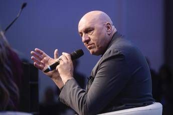 Ucraina, Crosetto annuncia: “Entro fine anno nuovi aiuti, ma Kiev non può vincere”