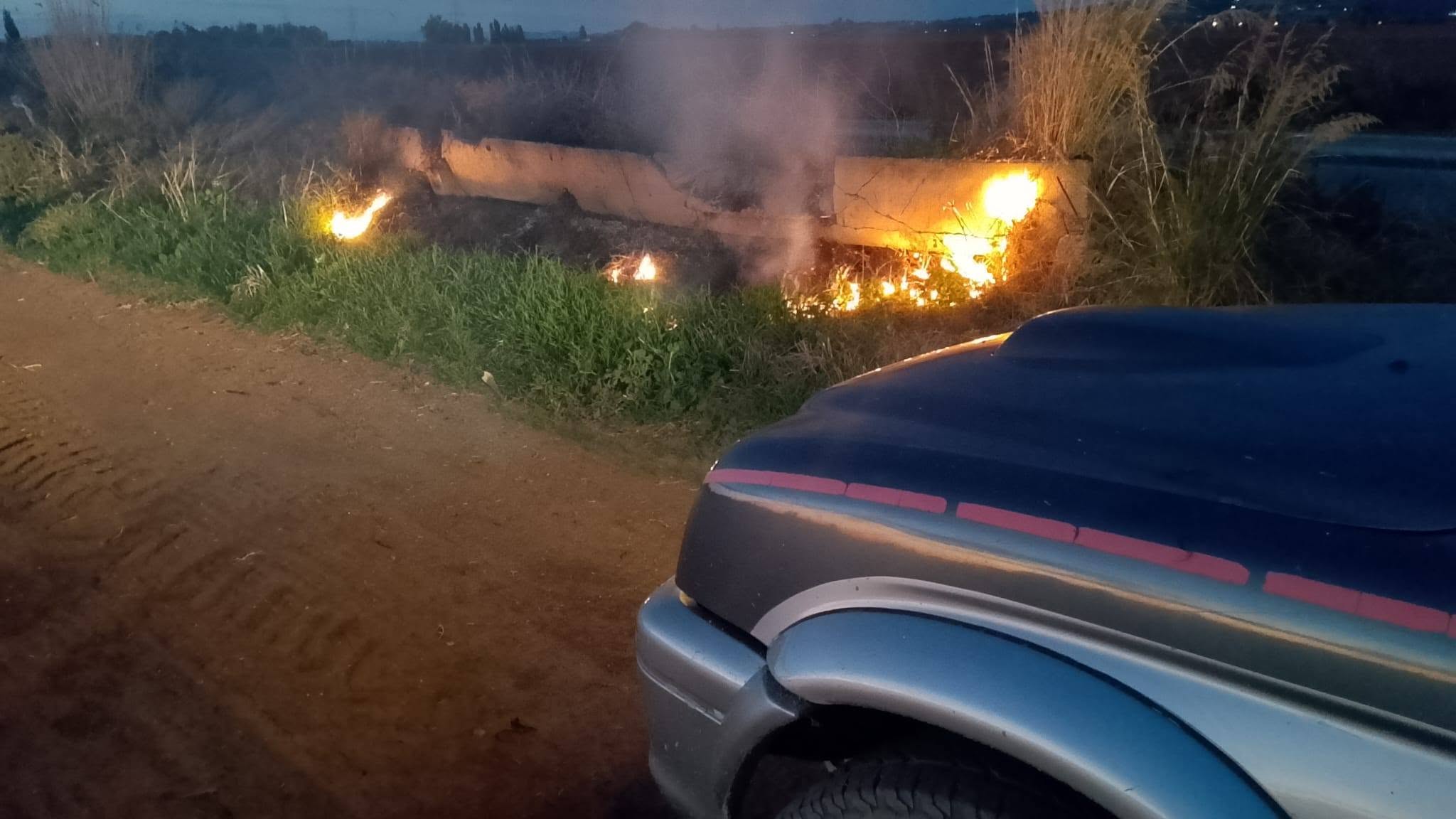 Incendio e fumo sulla Litoranea a Tarquinia: intervento lampo dell’AEOPC (FOTO)