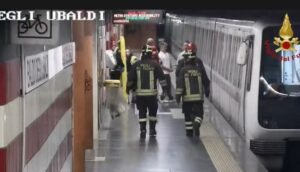 Panico sulla Metro A: 28enne travolto da un convoglio a Baldo degli Ubaldi, linea nel caos