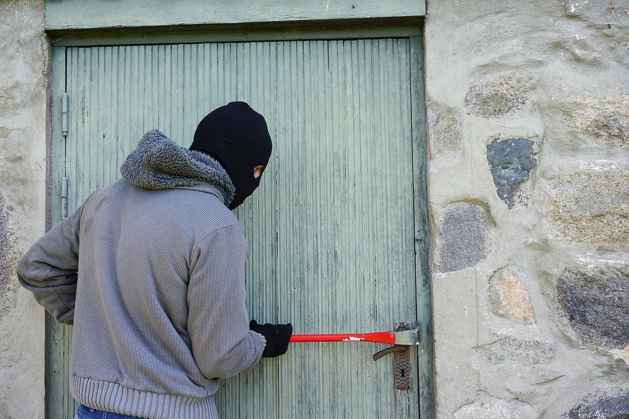 Raffica di furti tra San Lorenzo Nuovo e Montefiascone, scatta il tam-tam dei cittadini: “Segnalate ai Carabinieri, non sui social”