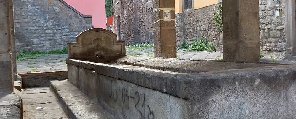 Degrado e spaccio al lavatoio nel centro di Viterbo, l’interrogazione della consigliera Ciambella