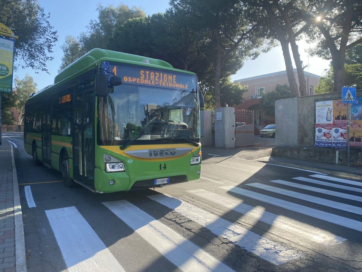 Tpl Civitavecchia, scontro totale al Pincio: “L’amministrazione svende il pubblico e scarica trenta lavoratori”. L’Ugl chiama alla mobilitazione